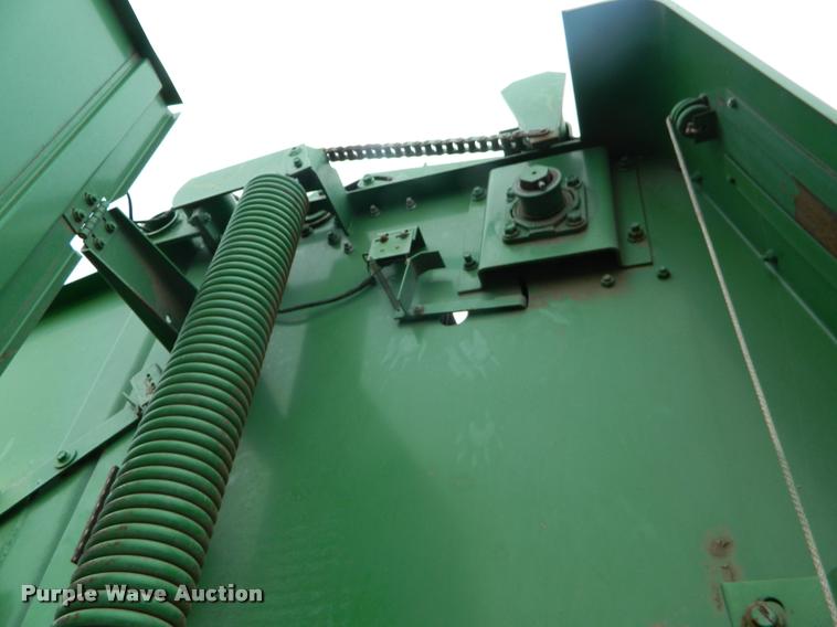 image for item K2561 1984 John Deere 430 round baler