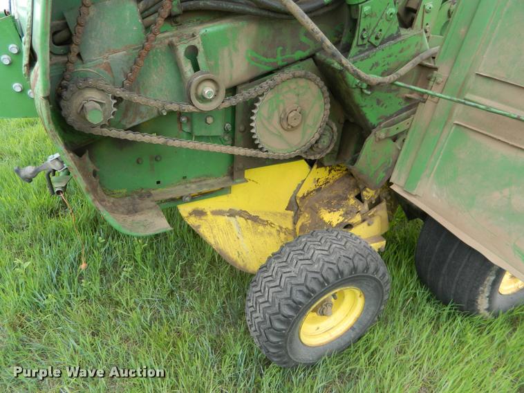image for item K2561 1984 John Deere 430 round baler