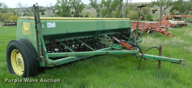 image for item K2562 John Deere 8350 grain drill