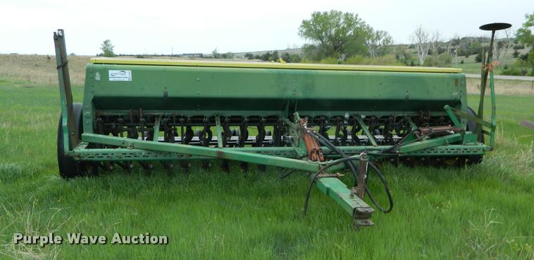 image for item K2562 John Deere 8350 grain drill