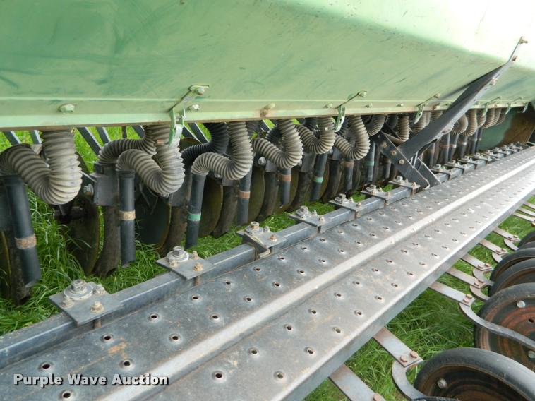 image for item K2562 John Deere 8350 grain drill