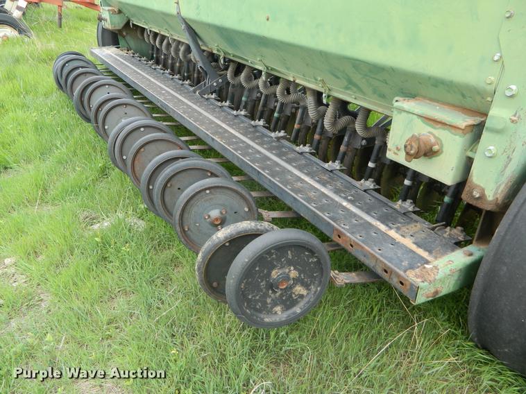 image for item K2562 John Deere 8350 grain drill