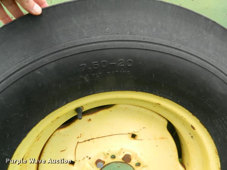 image for item K2562 John Deere 8350 grain drill