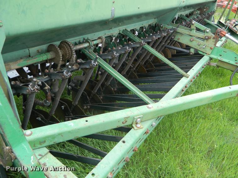 image for item K2562 John Deere 8350 grain drill