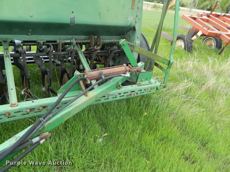 image for item K2562 John Deere 8350 grain drill