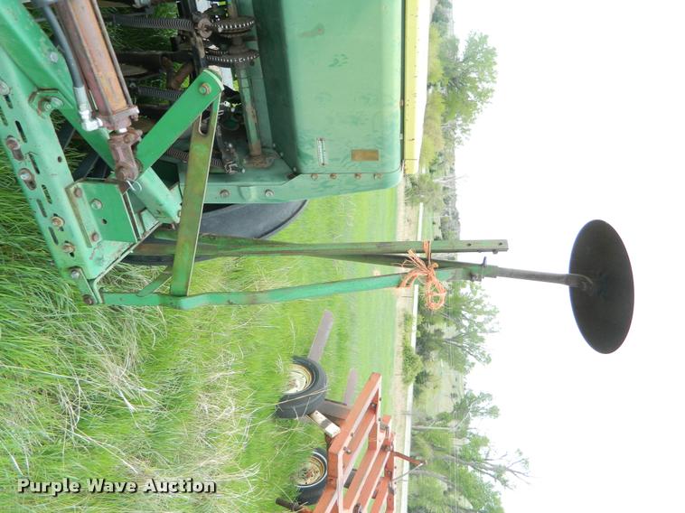 image for item K2562 John Deere 8350 grain drill