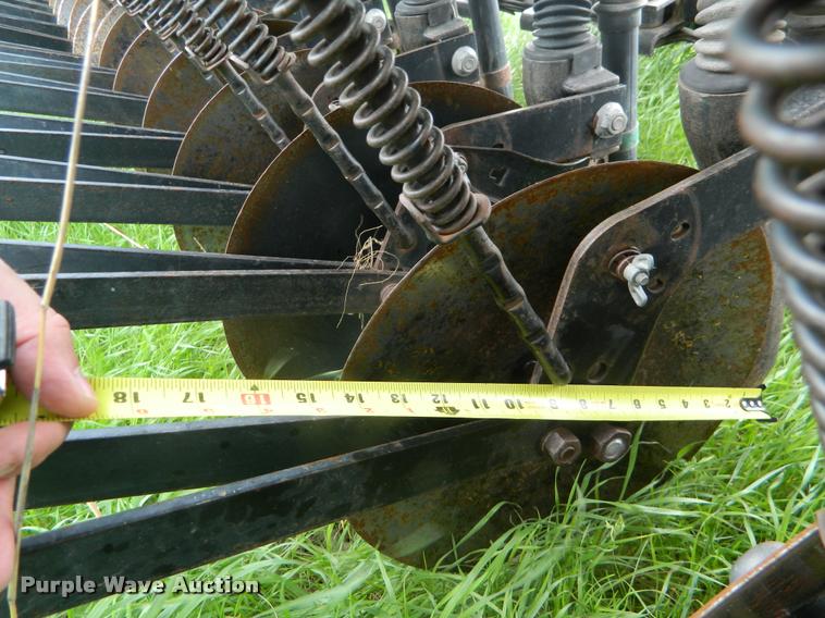 image for item K2562 John Deere 8350 grain drill