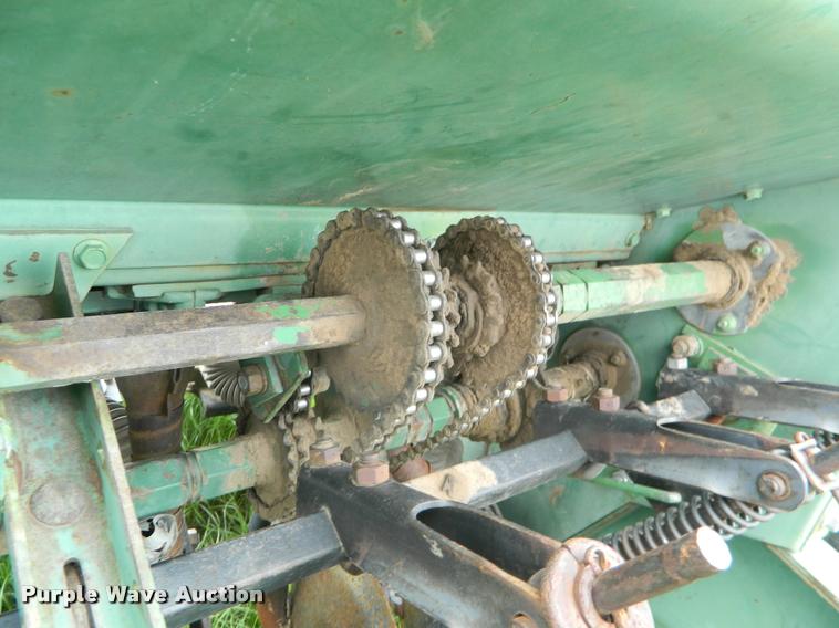 image for item K2562 John Deere 8350 grain drill