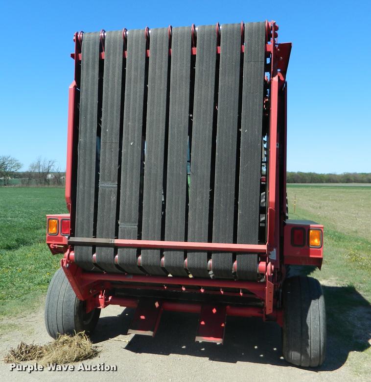 image for item K2564 1990 Gehl 1875 round baler