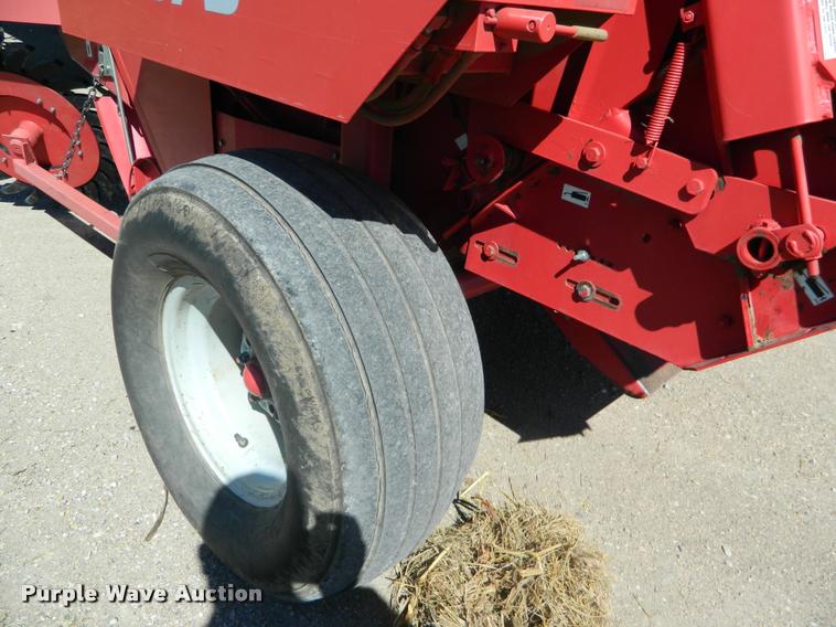 image for item K2564 1990 Gehl 1875 round baler