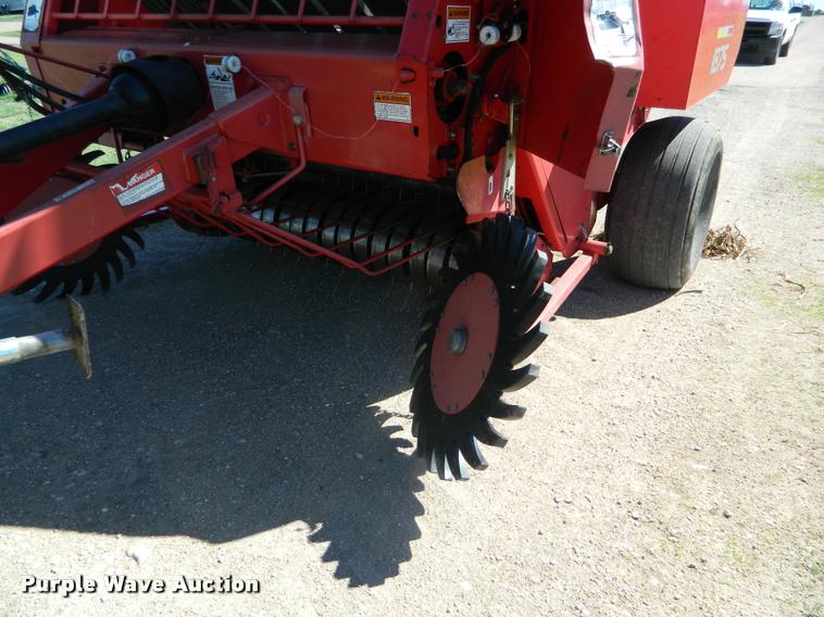 image for item K2564 1990 Gehl 1875 round baler