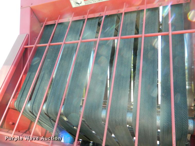 image for item K2564 1990 Gehl 1875 round baler