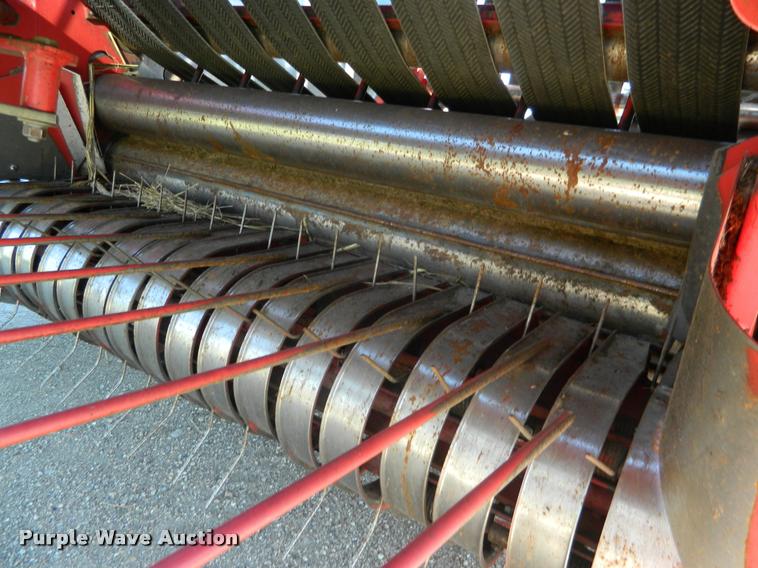 image for item K2564 1990 Gehl 1875 round baler