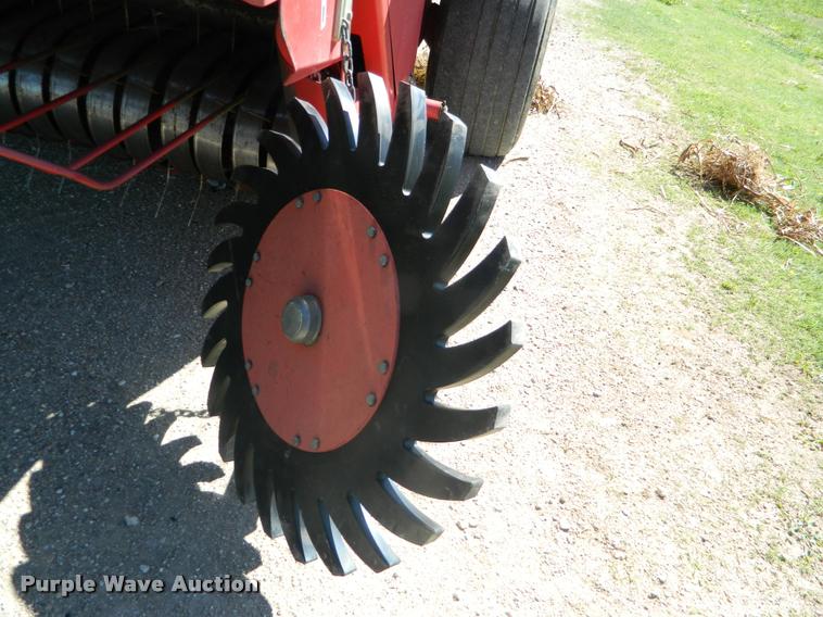 image for item K2564 1990 Gehl 1875 round baler