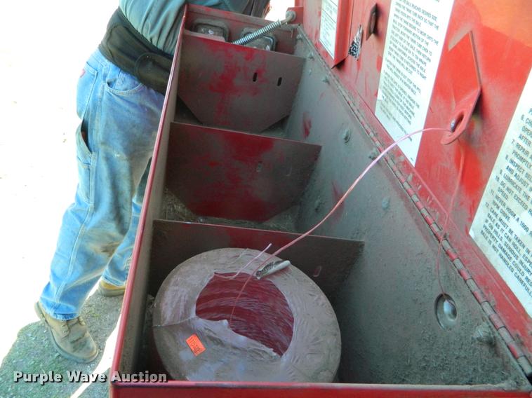 image for item K2564 1990 Gehl 1875 round baler