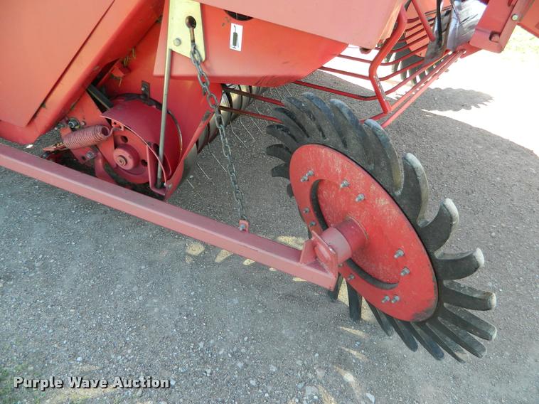 image for item K2564 1990 Gehl 1875 round baler