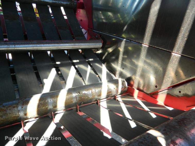 image for item K2564 1990 Gehl 1875 round baler