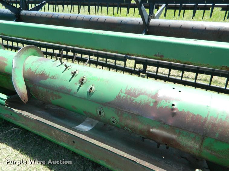image for item K2566 1994 John Deere 930F flex head