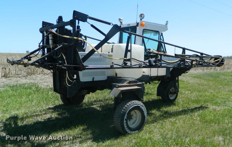 image for item K2568 Melroe 220 self-propelled sprayer