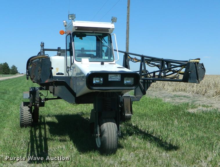image for item K2568 Melroe 220 self-propelled sprayer