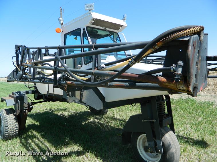 image for item K2568 Melroe 220 self-propelled sprayer