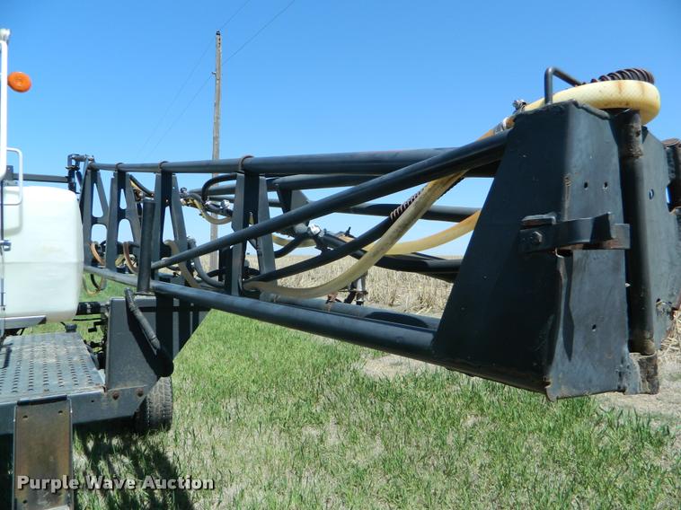 image for item K2568 Melroe 220 self-propelled sprayer