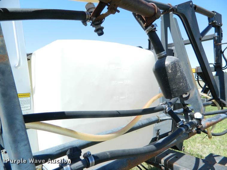 image for item K2568 Melroe 220 self-propelled sprayer