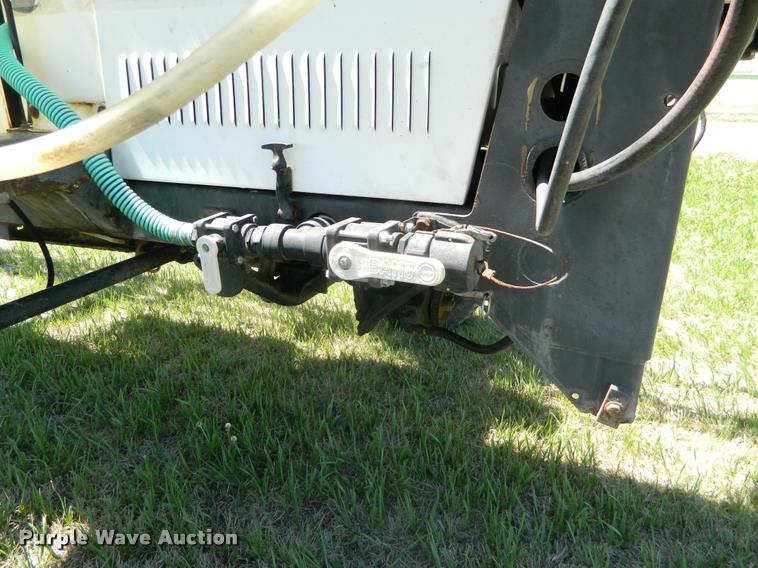 image for item K2568 Melroe 220 self-propelled sprayer