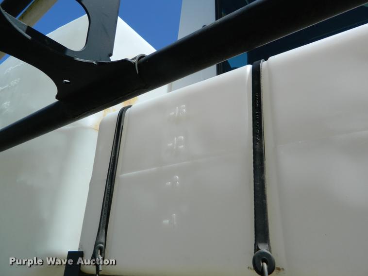 image for item K2568 Melroe 220 self-propelled sprayer