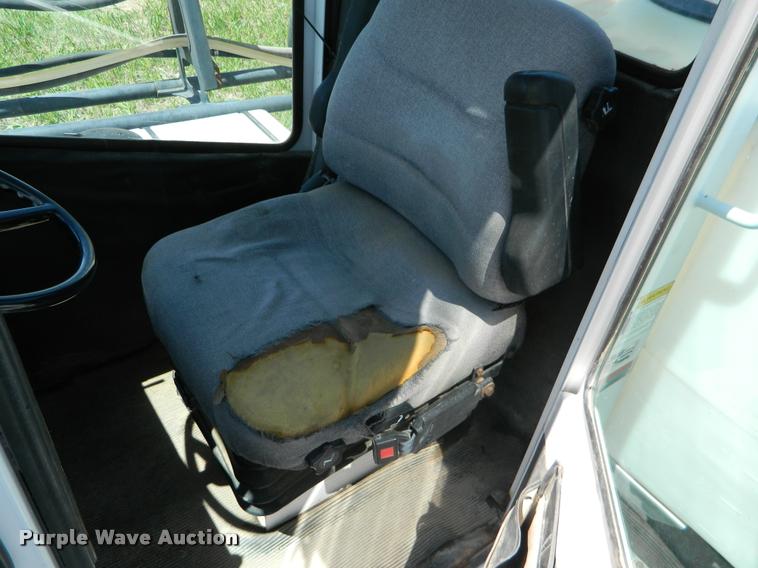 image for item K2568 Melroe 220 self-propelled sprayer