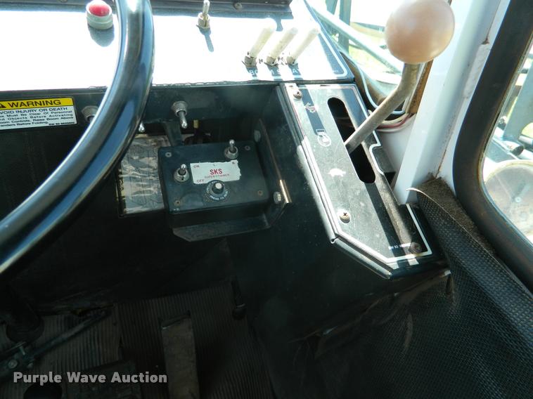 image for item K2568 Melroe 220 self-propelled sprayer