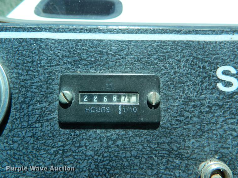 image for item K2568 Melroe 220 self-propelled sprayer