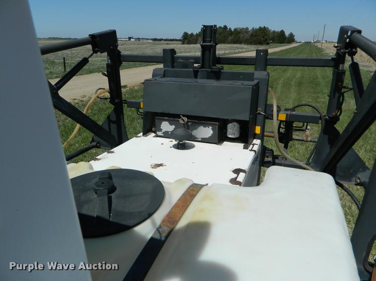 image for item K2568 Melroe 220 self-propelled sprayer