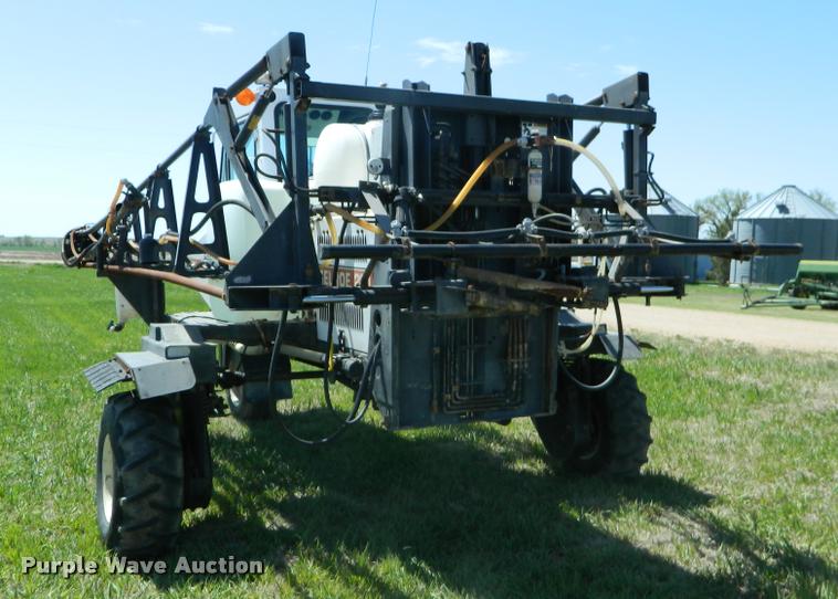 image for item K2570 Melroe 220 self-propelled sprayer