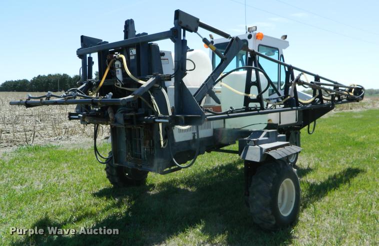 image for item K2570 Melroe 220 self-propelled sprayer