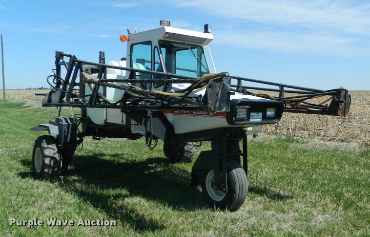 image for item K2570 Melroe 220 self-propelled sprayer