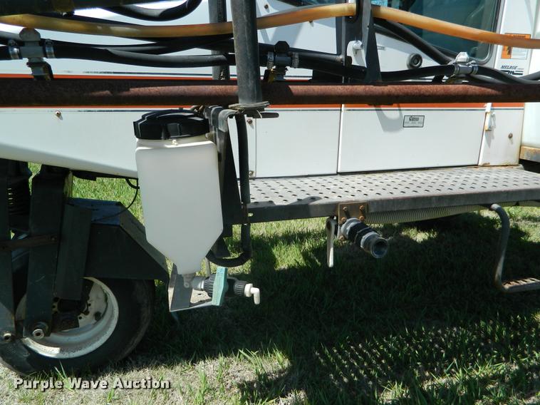 image for item K2570 Melroe 220 self-propelled sprayer