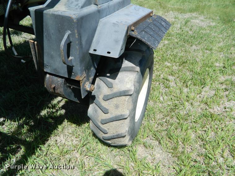 image for item K2570 Melroe 220 self-propelled sprayer