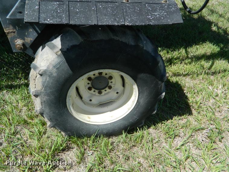 image for item K2570 Melroe 220 self-propelled sprayer