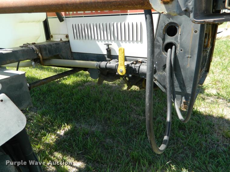 image for item K2570 Melroe 220 self-propelled sprayer