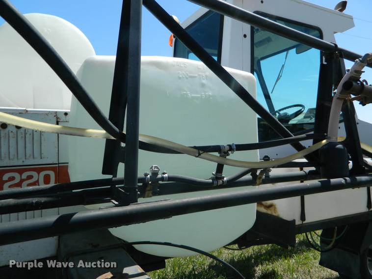 image for item K2570 Melroe 220 self-propelled sprayer