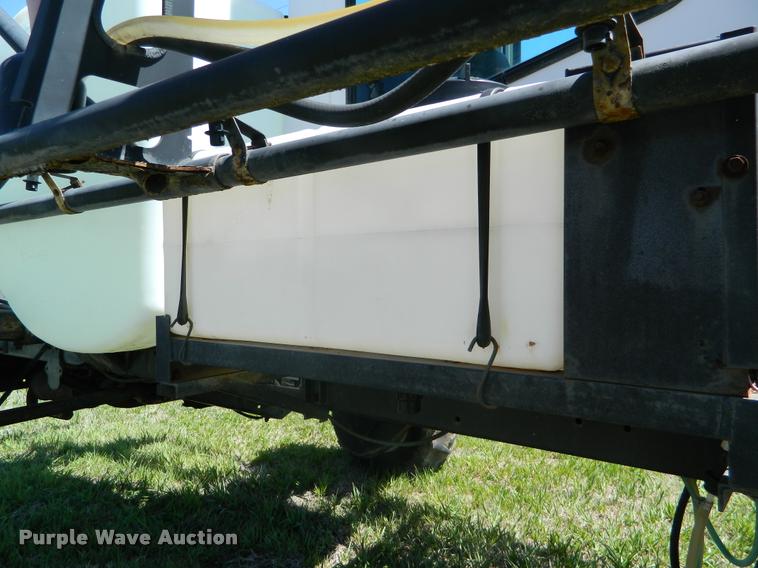 image for item K2570 Melroe 220 self-propelled sprayer