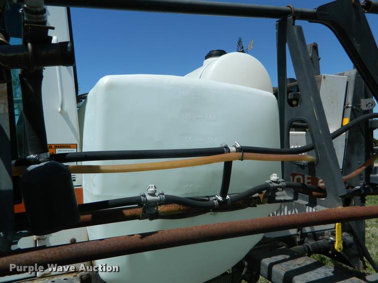 image for item K2570 Melroe 220 self-propelled sprayer