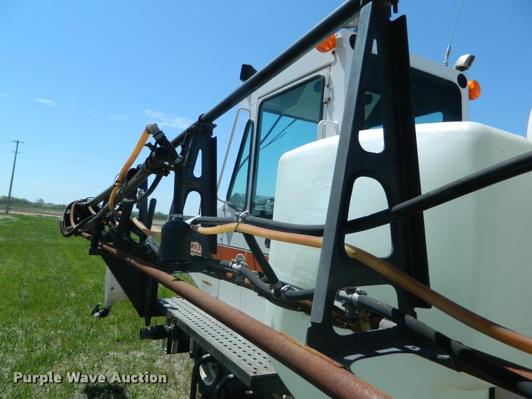 image for item K2570 Melroe 220 self-propelled sprayer