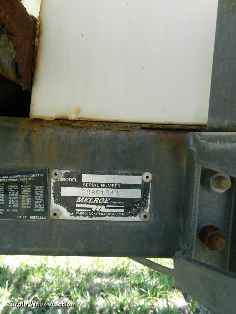 image for item K2570 Melroe 220 self-propelled sprayer