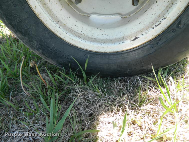 image for item K2570 Melroe 220 self-propelled sprayer