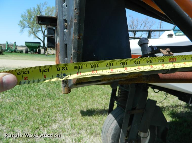 image for item K2570 Melroe 220 self-propelled sprayer