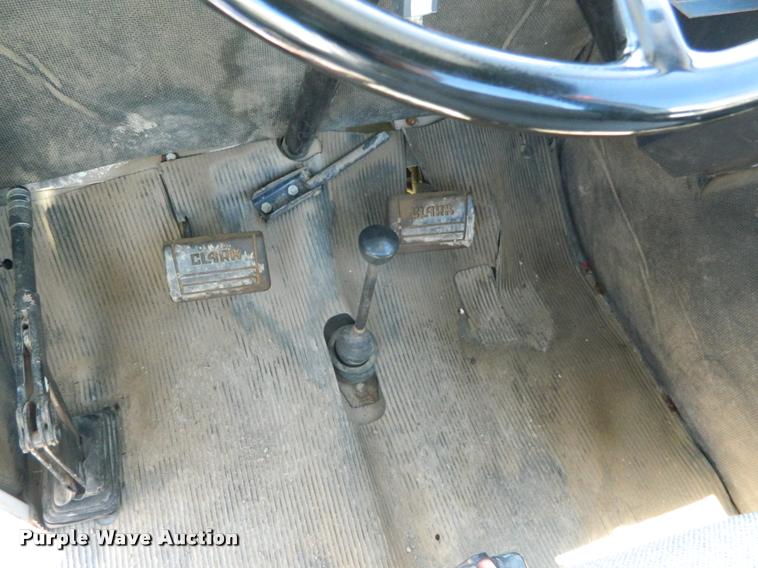 image for item K2570 Melroe 220 self-propelled sprayer