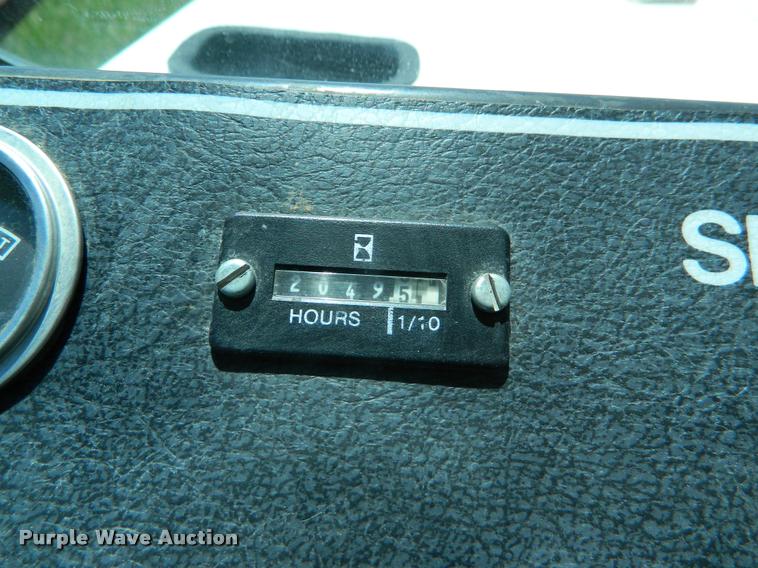 image for item K2570 Melroe 220 self-propelled sprayer