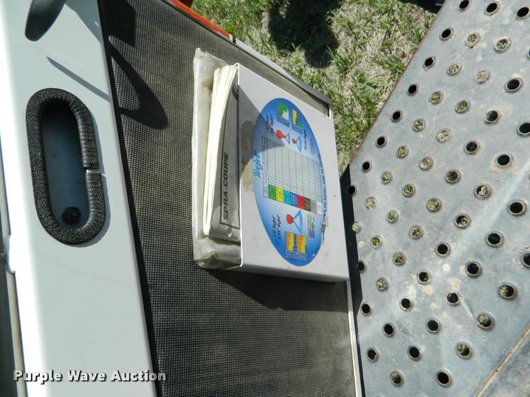 image for item K2570 Melroe 220 self-propelled sprayer